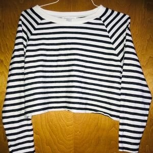 Cropped long sleeve top
